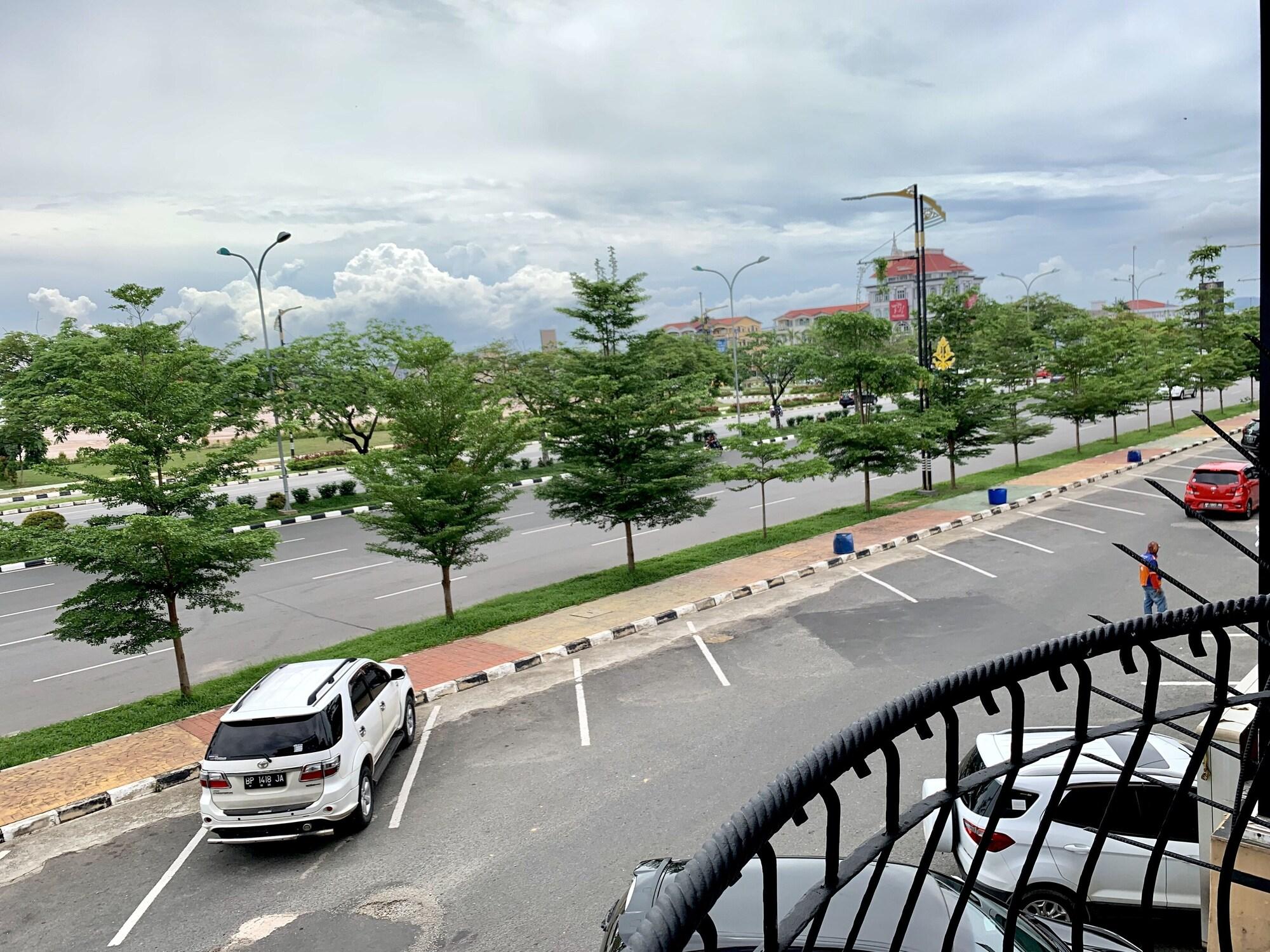 Sky View Hotel Managed By Os Batam Eksteriør billede