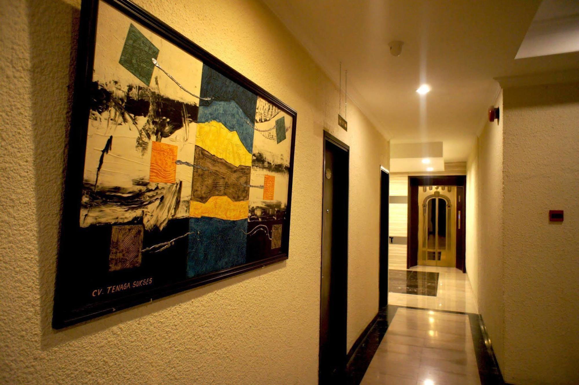 Sky View Hotel Managed By Os Batam Eksteriør billede